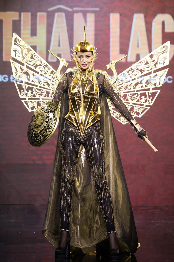 Winner of design contest seeking national costume for Miss Universe revealed ảnh 8