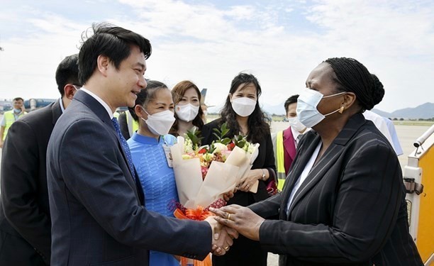 Mozambican Assembly President arrives in Hanoi for official visit ảnh 1