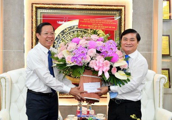HCMC leader extends greetings to press agencies ảnh 3