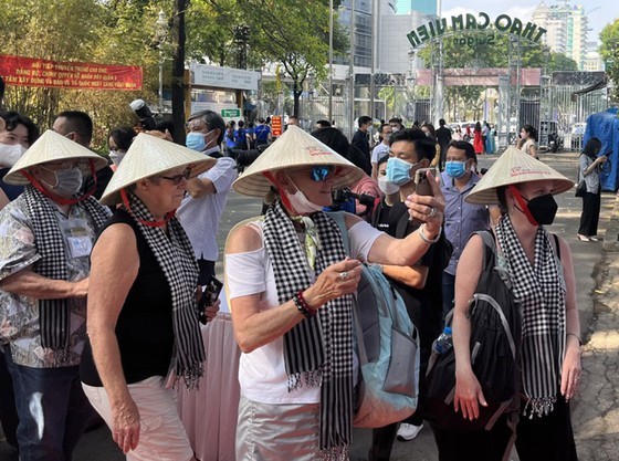 Summer vacation, boom time for travel industry ảnh 2