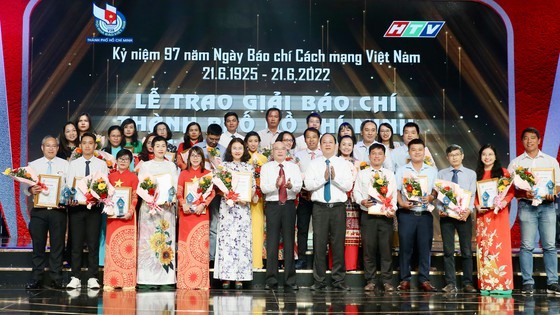 SGGP Newspaper wins nine prizes at HCMC Press Awards 2022 ảnh 2