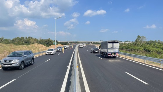 Trial of toll collection on Trung Luong – My Thuan expressway starts ảnh 1