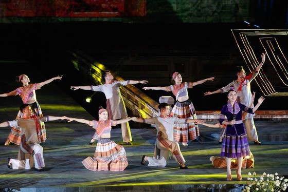 Grand Opening Ceremony of Hue Festival 2022 officially held ảnh 5