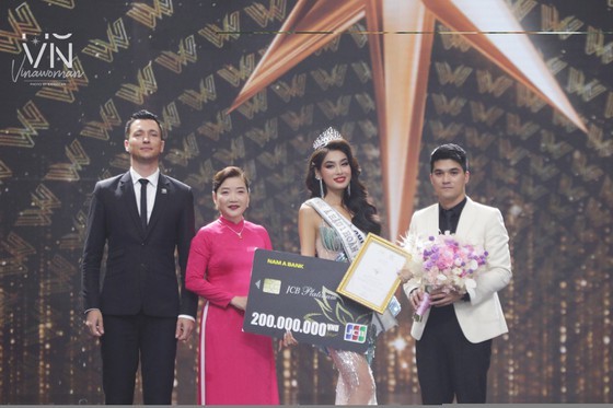 Ngoc Chau crowned Miss Universe Vietnam 2022 ảnh 3