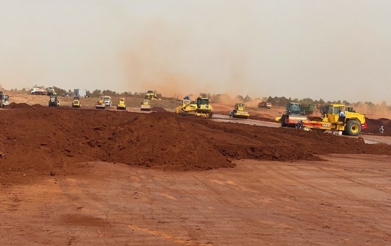 Deputy Minister of Transport inspects progress of Long Thanh Int’l Airport ảnh 2