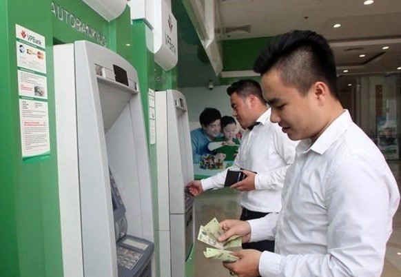 Workers’ average monthly income grows 5.3 percent in H1 ảnh 1