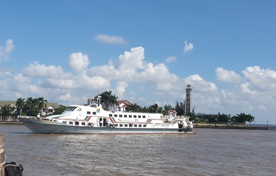 Kien Giang suspends ferry services due to bad weather ảnh 1