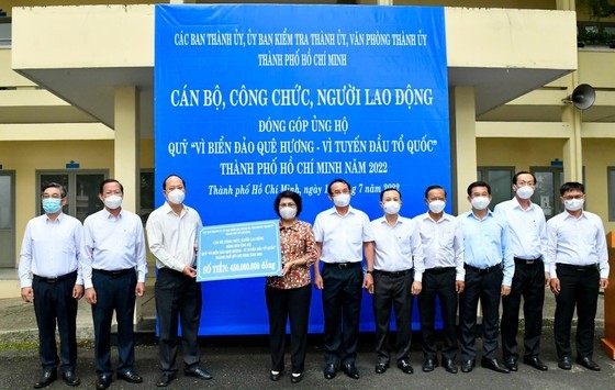 Over VND500 mil raised for national sea and island fund ảnh 1