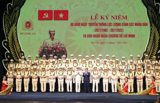 60th anniversary of Traditional Day of People's Police Force celebrated in Hanoi ảnh 3