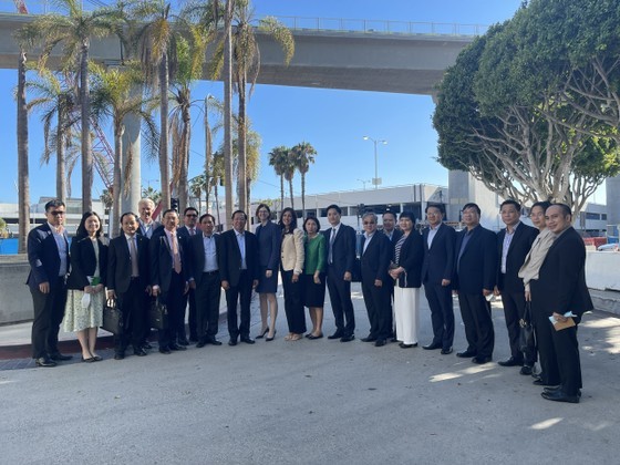 HCMC’s high-ranking delegation work with leaders of NASDAQ, LAX ảnh 4