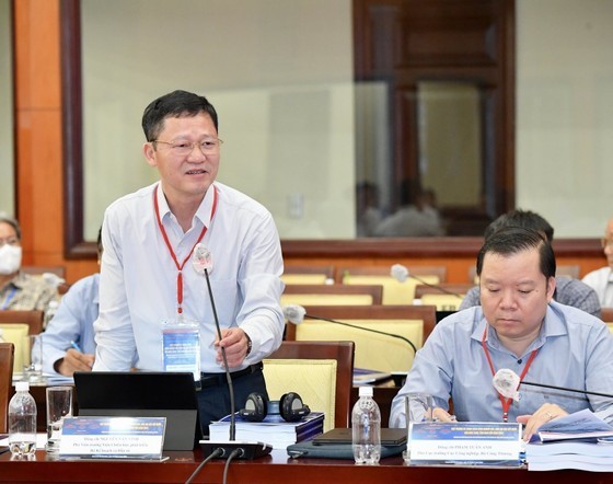 Breakthroughs needed to complete industrialization, modernization policies ảnh 12