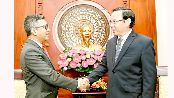 HCMC enhances cooperation with Indonesia, Italy ảnh 1