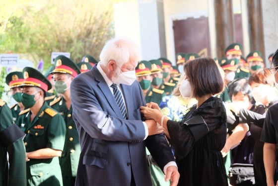 Hero Kostas Sarantidis - Nguyen Van Lap laid to rest in Da Nang ảnh 6