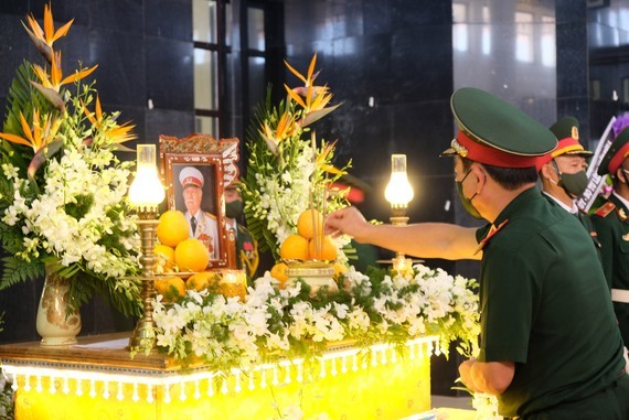 Hero Kostas Sarantidis - Nguyen Van Lap laid to rest in Da Nang ảnh 1