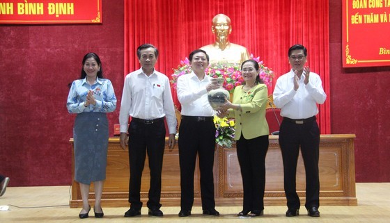 Flexible monitoring to reach a consensus among people ảnh 5