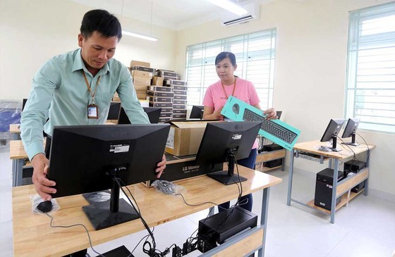 HCMC inaugurates more well-equipped schools for new academic year ảnh 4