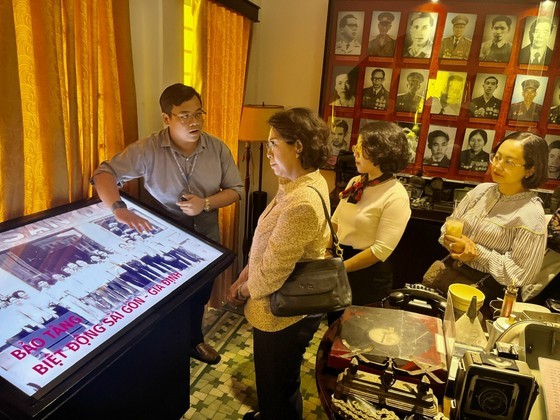 District 1 offers new tours to attract visitors to HCMC ảnh 2