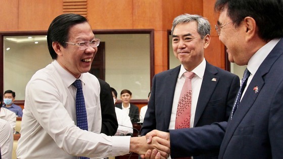 HCMC holds dialogue between municipal government, businesses ảnh 4