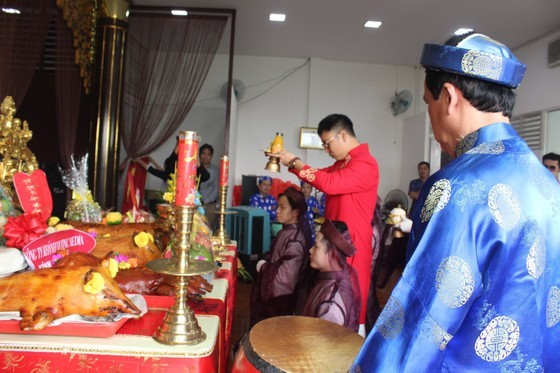 HCMC stages celebrates its traditional day ảnh 3