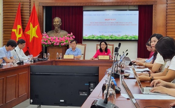 Ten border provinces of Vietnam, Laos join Culture, Sport and Tourism Festival ảnh 1