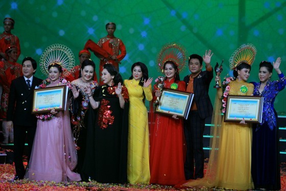 Ca Mau’s contestant wins 17th Cai Luong Singing Contest ảnh 4