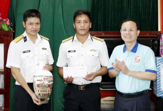 HCMC’s delegation visits DK1/10 platform ảnh 2