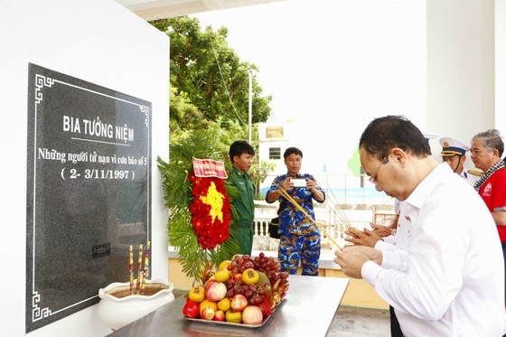 HCMC’s delegation visits Nam Du, Hon Chuoi islands ảnh 2