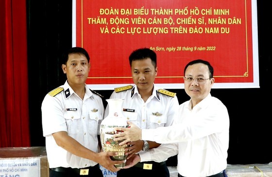 HCMC’s delegation visits Nam Du, Hon Chuoi islands ảnh 4