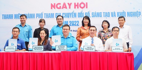 “Youth with digital transformation, creativity and startup” festival launched ảnh 1