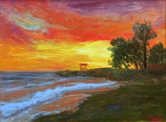 Online photo exhibition raises funds for building charity houses ảnh 2