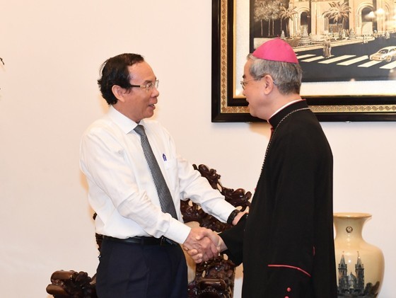 HCMC leaders hope Catholic community contributes to city’s development ảnh 2