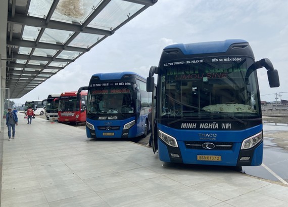 HCMC directs competent departments to solve new Eastern Bus Station's problems ảnh 1