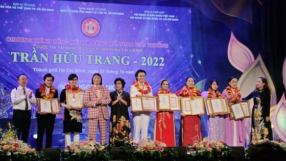 Winners of Tran Huu Trang Cai Luong Talented Performers 2022 announced ảnh 1
