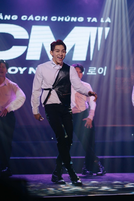 First Vietnamese singer makes solo debut in Korea ảnh 4