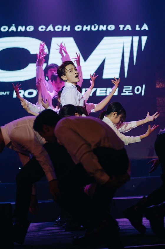 First Vietnamese singer makes solo debut in Korea ảnh 5