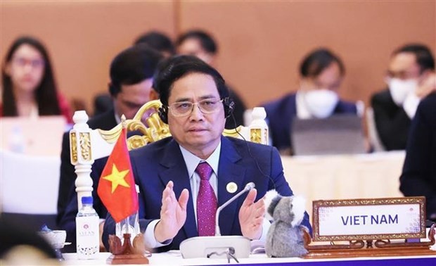 PM attends ASEAN summits with partners in Phnom Penh ảnh 5