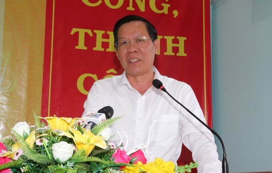 HCMC’s leaders attend great national unity festival in suburban districts ảnh 9