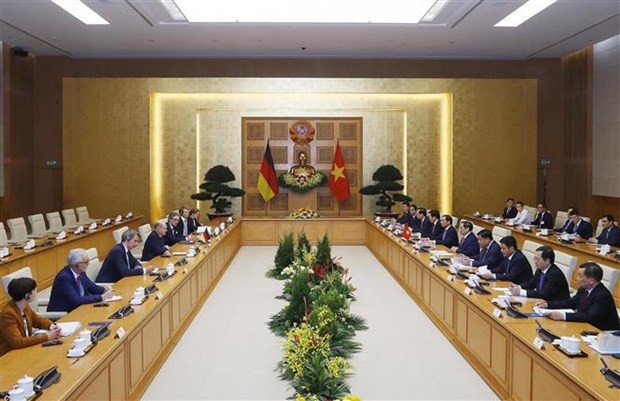 Vietnamese PM holds talks with German Chancellor ảnh 2