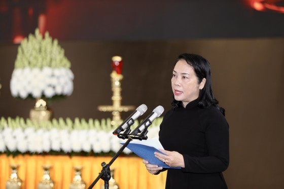 HCMC holds memorial ceremony for Covid-19 victims ảnh 6
