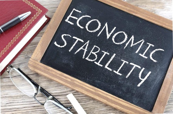 Economic stability will require serious adjustment ảnh 1
