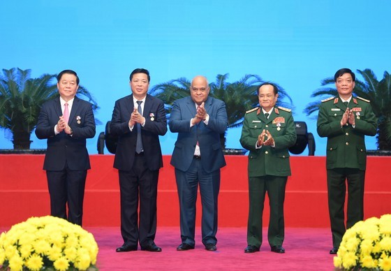 Cuba presents medals to high-ranking Vietnamese military officers ảnh 7