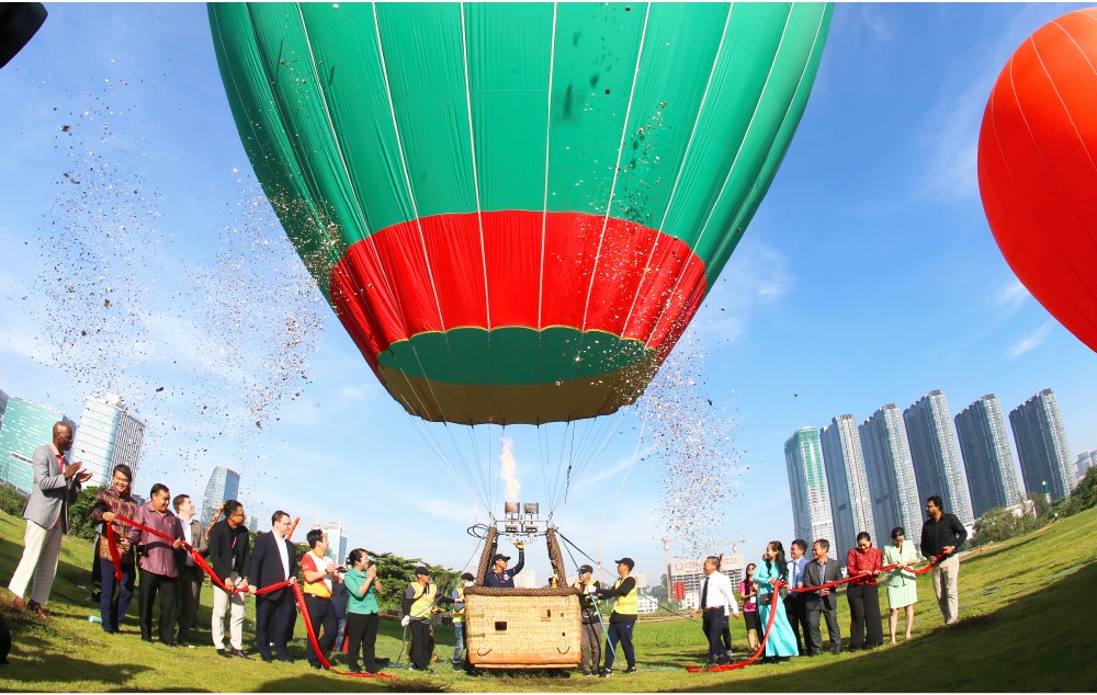 Second HCMC Hot Air Balloon Festival opens ảnh 2