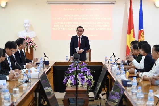The HCMC Party Chief notes that the Embassy of Vietnam in Cambodia, the HCMC Tourism Department and relevant agencies need to strengthen support and connectivity of tourism development associated with traditional historical education and the sound relationship between the two countries in the coming time. (Photo: SGGP)
