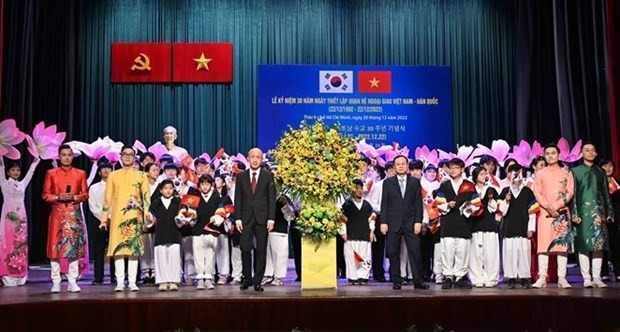 The ceremony marks the 30th anniversary of the Vietnam - RoK diplomatic relations in HCMC on December 20. (Photo: VNA)