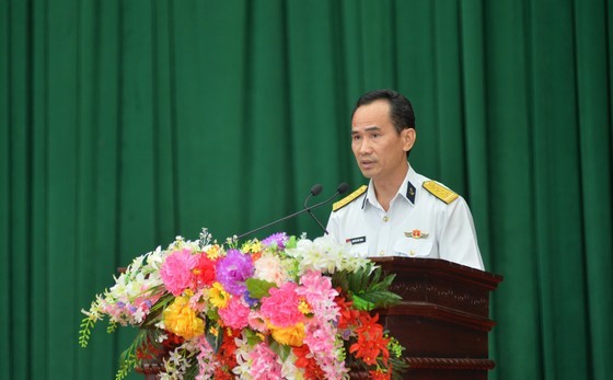 Colonel Nguyen Huu Thoan, Deputy Political Commissar of the Military Region 5 High Command speaks at the event.
