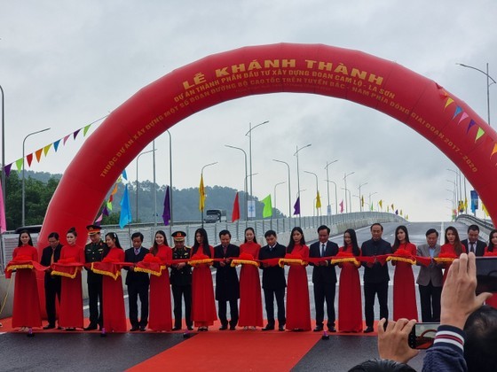 At the ribbon-cutting ceremony (Photo: SGGP)