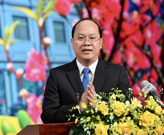 Vice Secretary of the Party Committee of the city Nguyen Ho Hai speaks at the meeting. (Photo: SGGP)