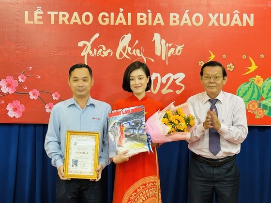 The Nguoi Lao Dong (Laborer) Newspaper wins the first prize. (Photo: SGGP) The Nguoi Lao Dong (Laborer) Newspaper wins the first prize. (Photo: SGGP)