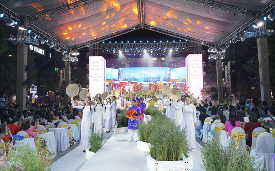A performance by the Women Union of Phu Nhuan District’s Ward 9 in the contest (Photo: SGGP)