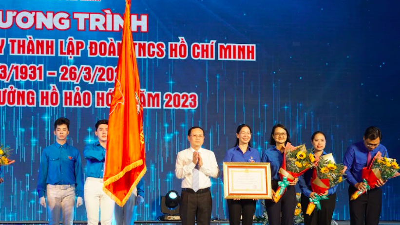 The HCMC Communist Youth Union held a ceremony on March 24 to celebrate the 92nd anniversary of the Ho Chi Minh Communist Youth Union (March 26, 1931 – 2023) and the award ceremony of Ho Hao Hon Prize 2023. (Photo: SGGP)
